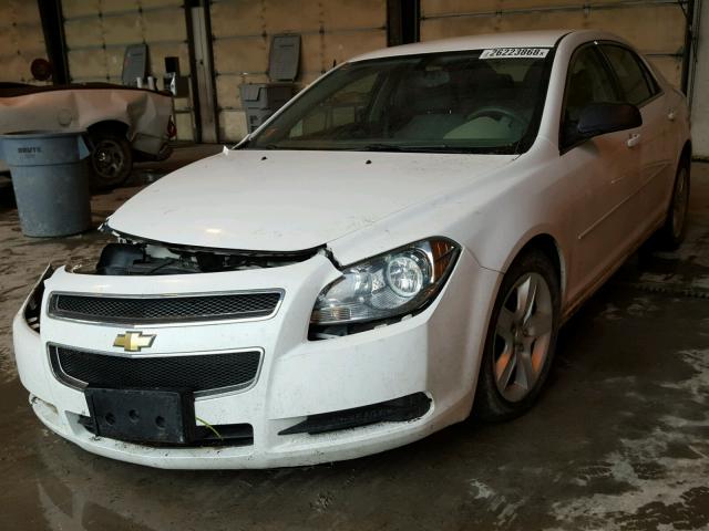 1G1ZB5EB9A4128569 - 2010 CHEVROLET MALIBU LS WHITE photo 2