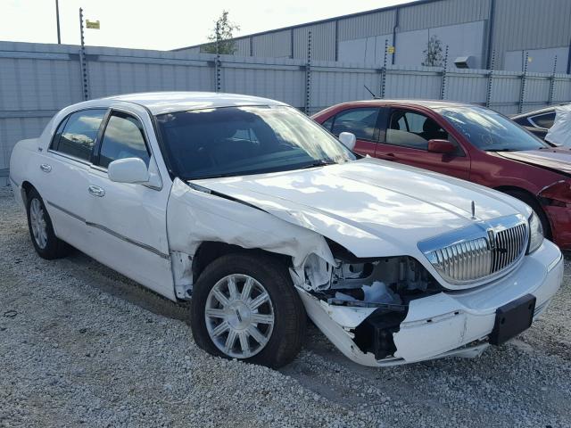 2LNHM82V99X612514 - 2009 LINCOLN TOWN CAR S WHITE photo 1