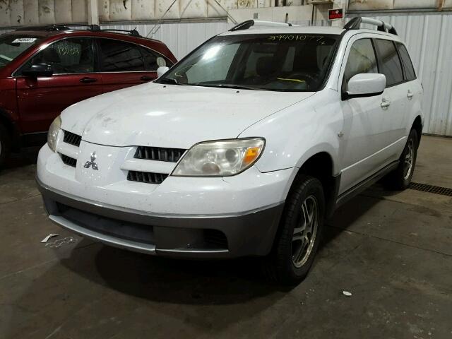 JA4LX31F35U043092 - 2005 MITSUBISHI OUTLANDER WHITE photo 2