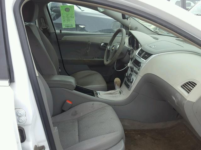 1G1ZG57B29F136107 - 2009 CHEVROLET MALIBU LS WHITE photo 5