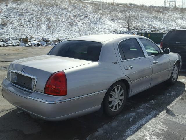 1LNHM82W86Y604201 - 2006 LINCOLN TOWN CAR S SILVER photo 4