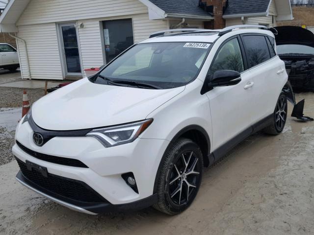 JTMJFREVXGJ063610 - 2016 TOYOTA RAV4 SE WHITE photo 2