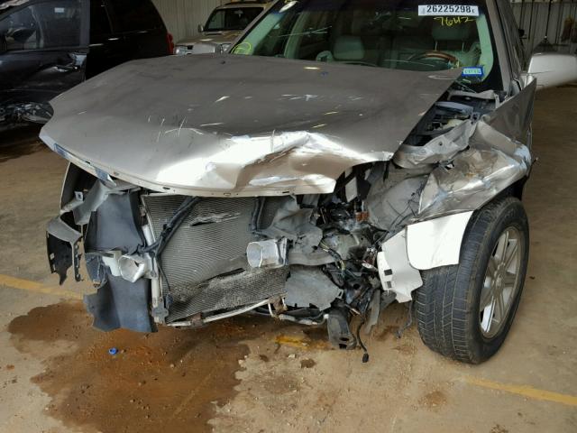 1GYDE637040117642 - 2004 CADILLAC SRX GOLD photo 9