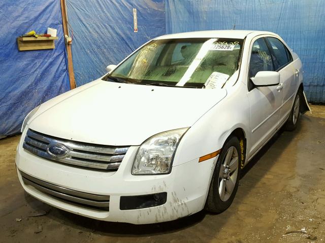 3FAHP07ZX8R256151 - 2008 FORD FUSION SE WHITE photo 2