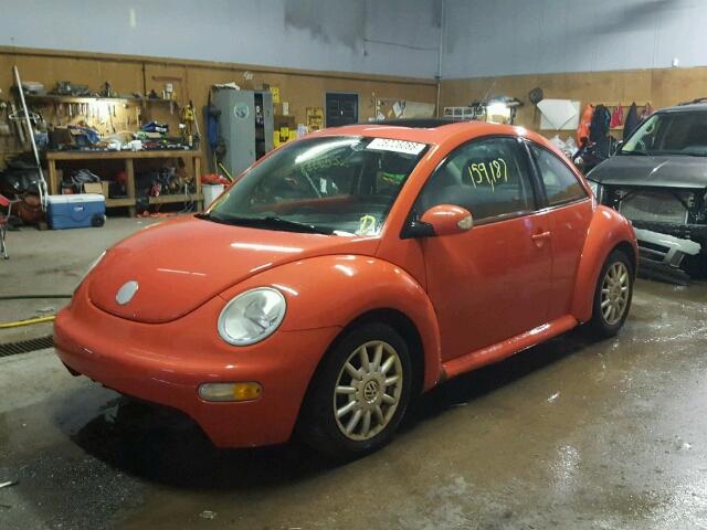 3VWCR31C24M423854 - 2004 VOLKSWAGEN NEW BEETLE ORANGE photo 2