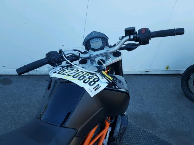 MD2JGJ401GC272866 - 2016 KTM RC 390 BLACK photo 5