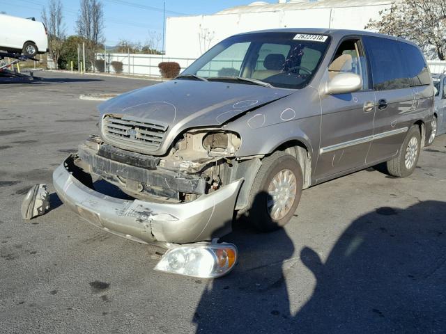 KNDUP131336455403 - 2003 KIA SEDONA EX GOLD photo 2