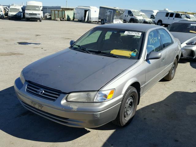 4T1BG22K5XU435156 - 1999 TOYOTA CAMRY CE GRAY photo 2