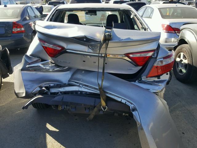 4T1BF1FK8HU358596 - 2017 TOYOTA CAMRY LE SILVER photo 9