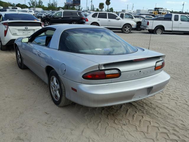 2G1FP22K0W2127377 - 1998 CHEVROLET CAMARO SILVER photo 3