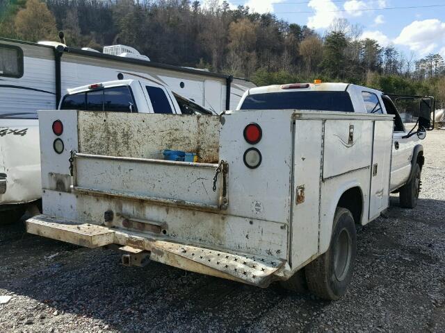 1GCJK33256F112327 - 2006 CHEVROLET SILVERADO WHITE photo 4