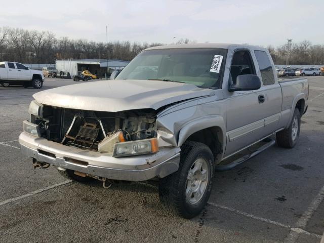 2GCEK19B261298364 - 2006 CHEVROLET SILVERADO SILVER photo 2