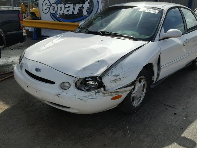 1FALP52U8TA295536 - 1996 FORD TAURUS GL WHITE photo 9