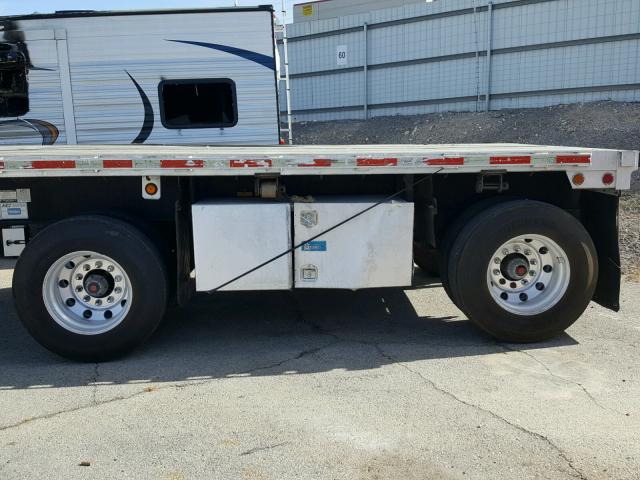 1UYFS24825A562310 - 2005 UTILITY TRAILER SILVER photo 8