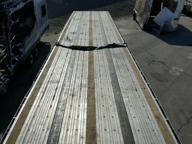 1UYFS24825A562310 - 2005 UTILITY TRAILER SILVER photo 9