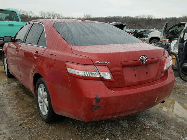 4T1BF3EK2AU089109 - 2010 TOYOTA CAMRY BASE RED photo 3