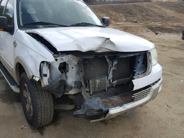 1FMFU17506LA08396 - 2006 FORD EXPEDITION WHITE photo 9