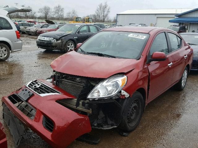 3N1CN7AP2DL877426 - 2013 NISSAN VERSA S RED photo 2