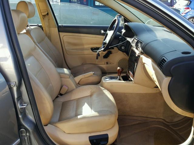 WVWRH63B22P222579 - 2002 VOLKSWAGEN PASSAT GLX 灰色 照片 5