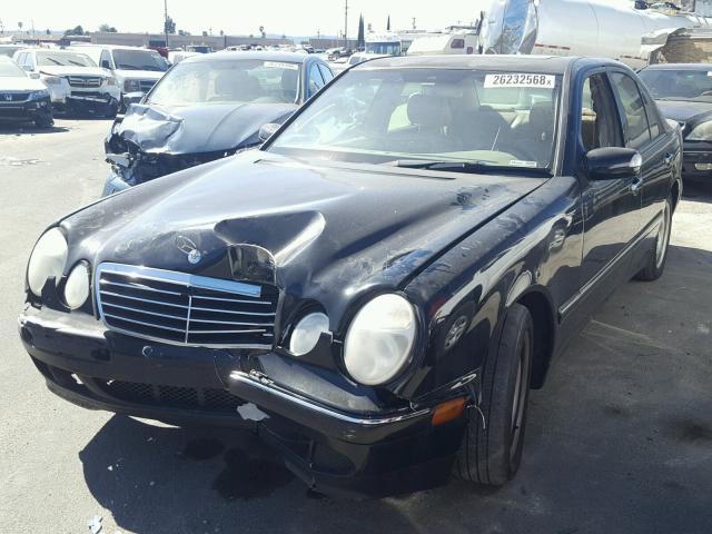 WDBJF65J1YB057734 - 2000 MERCEDES-BENZ E 320 BLACK photo 2