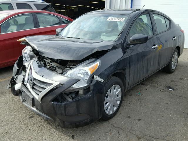 3N1CN7AP7GL878866 - 2016 NISSAN VERSA S BLACK photo 2