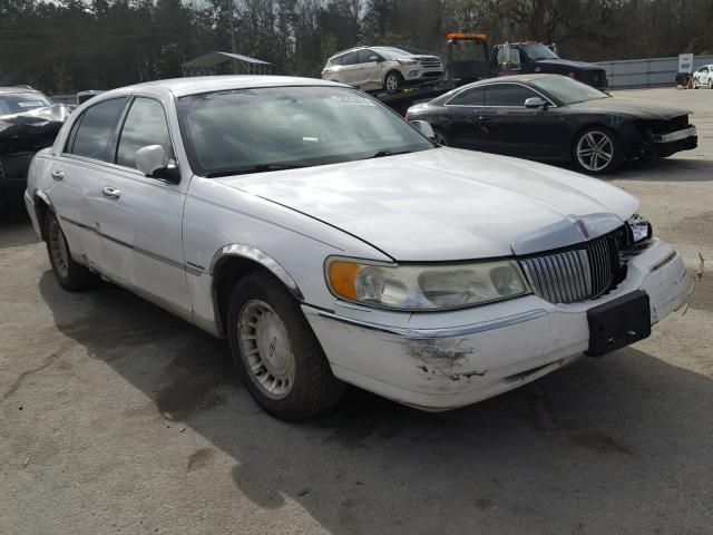 1LNHM81W3XY706041 - 1999 LINCOLN TOWN CAR E WHITE photo 1