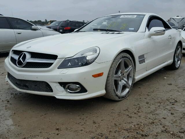 WDBSK7BA2BF162454 - 2011 MERCEDES-BENZ SL 550 WHITE photo 2