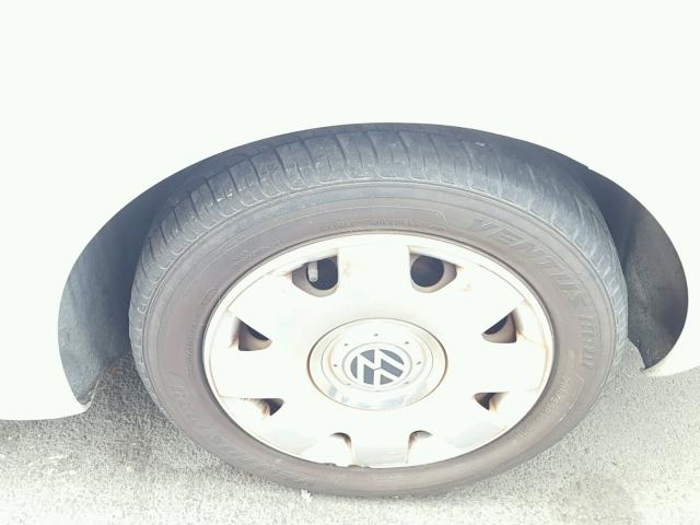 3VWBK21C73M404225 - 2003 VOLKSWAGEN NEW BEETLE 白色 照片 9