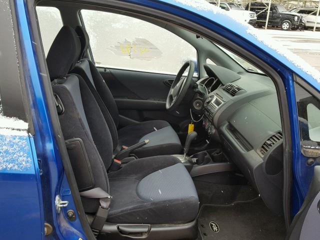 JHMGD38428S019174 - 2008 HONDA FIT BLUE photo 5