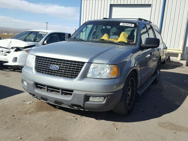 1FMFU16566LA55031 - 2006 FORD EXPEDITION GRAY photo 2