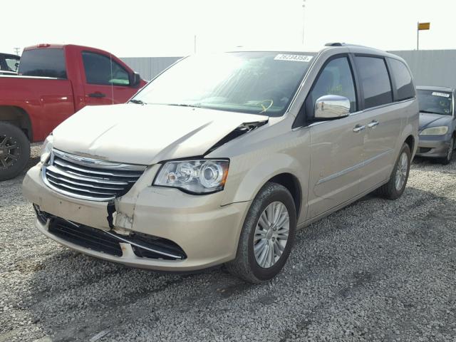 2C4RC1GG3FR554607 - 2015 CHRYSLER TOWN & COU GOLD photo 2