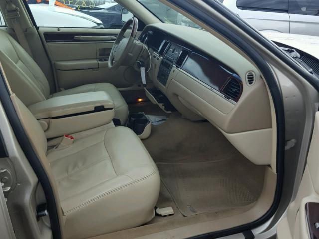 2LNHM82VX9X632934 - 2009 LINCOLN TOWN CAR S TAN photo 5