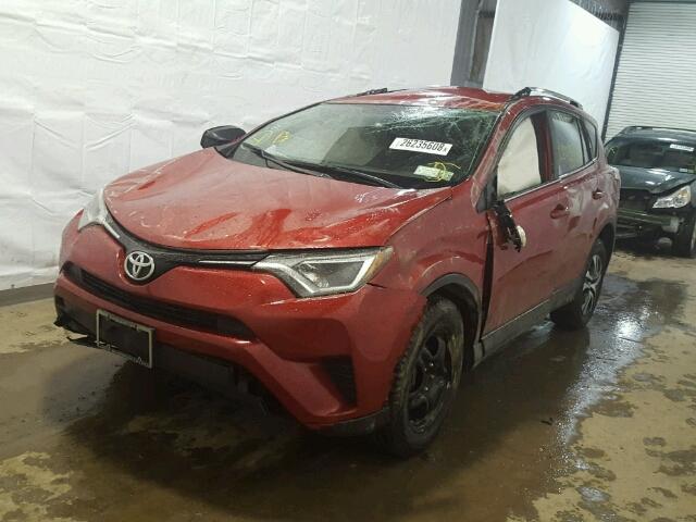 JTMBFREV3GJ067261 - 2016 TOYOTA RAV4 LE RED photo 2