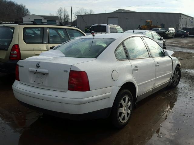 WVWMD63B5XE517104 - 1999 VOLKSWAGEN PASSAT GLS WHITE photo 4