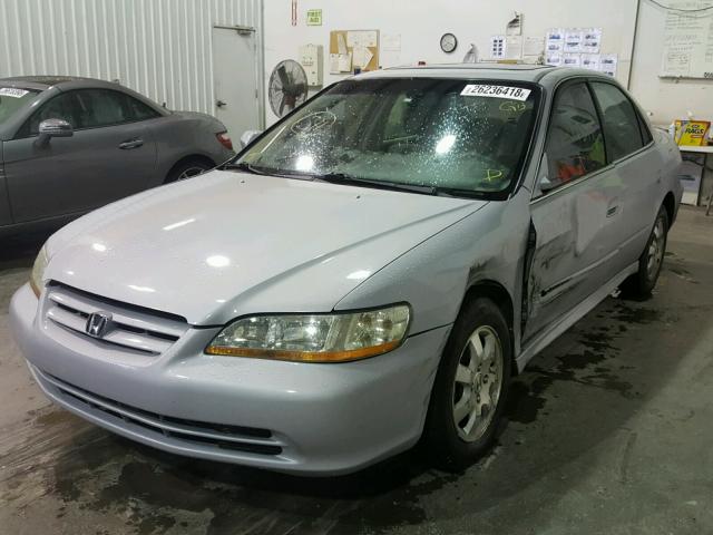 1HGCG56642A126040 - 2002 HONDA ACCORD EX SILVER photo 2