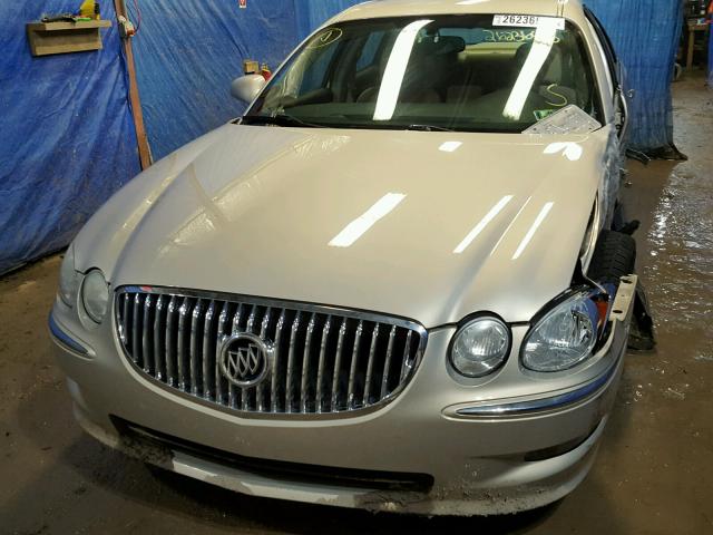 2G4WC582281277846 - 2008 BUICK LACROSSE C BEIGE photo 9