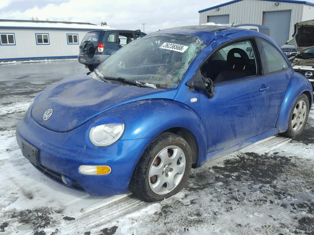 3VWCD21C72M402147 - 2002 VOLKSWAGEN NEW BEETLE 蓝色 照片 2