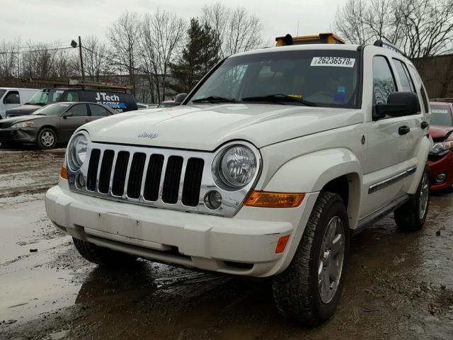 1J4GL58K56W162893 - 2006 JEEP LIBERTY LI WHITE photo 2