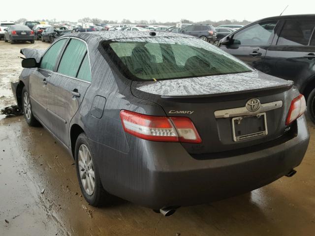 4T1BK3EK2BU613565 - 2011 TOYOTA CAMRY SE GRAY photo 3