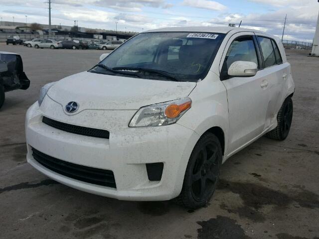 JTKKU10428J005723 - 2008 TOYOTA SCION XD WHITE photo 2