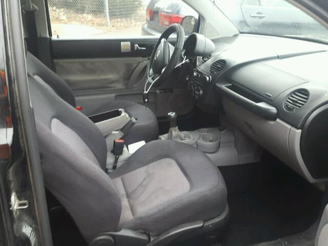 3VWCK21C93M411486 - 2003 VOLKSWAGEN NEW BEETLE 黑色 照片 5