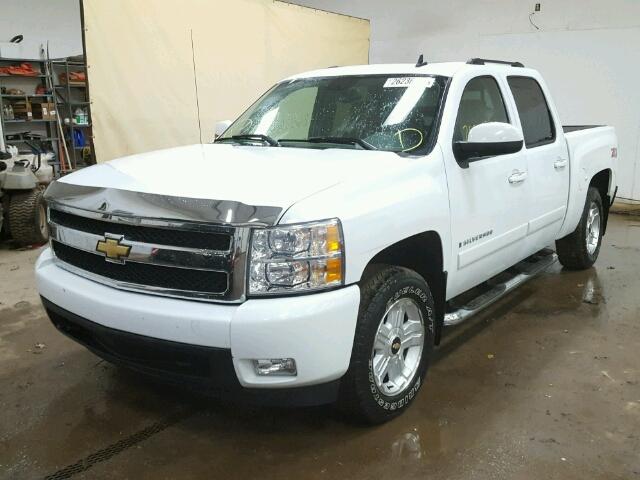 2GCEK133X81118987 - 2008 CHEVROLET SILVERADO WHITE photo 2