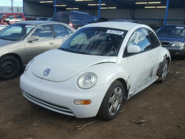 3VWBB61C1WM008447 - 1998 VOLKSWAGEN NEW BEETLE WHITE photo 2