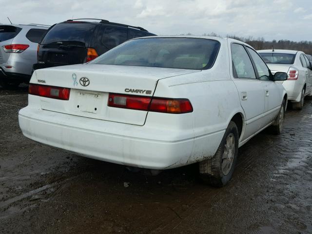 4T1BG22K2XU884438 - 1999 TOYOTA CAMRY CE WHITE photo 4