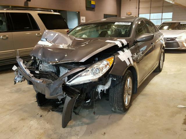 5NPEB4AC6DH776299 - 2013 HYUNDAI SONATA GLS GRAY photo 2