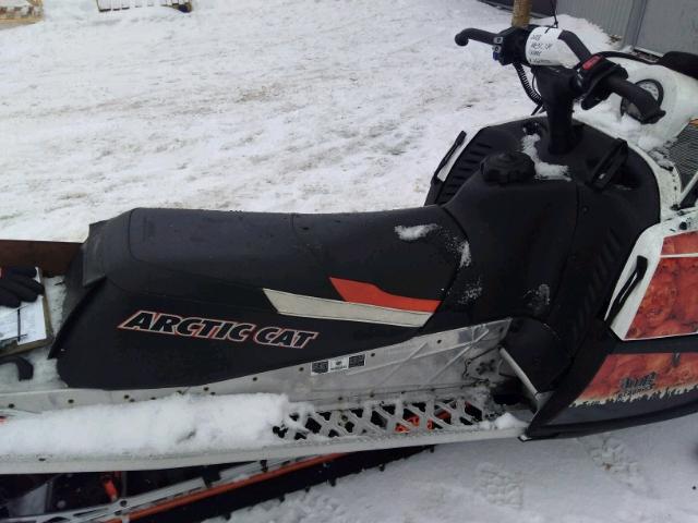 4UF08SNW18T121334 - 2008 ARCTIC CAT SNOWMOBILE BLACK photo 5