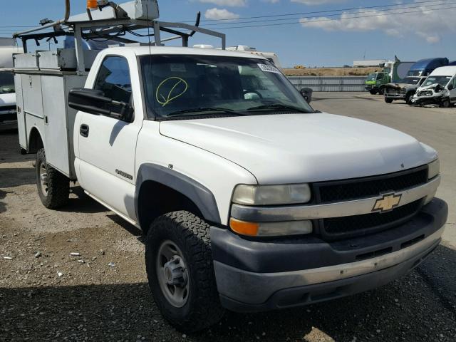 1GBHC24U02E180383 - 2002 CHEVROLET SILVERADO WHITE photo 1