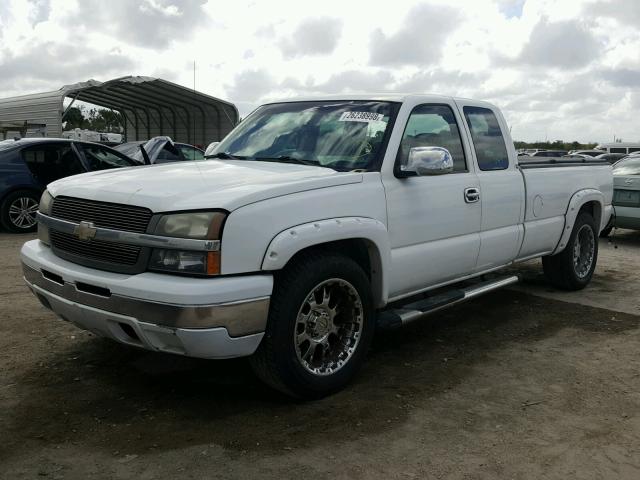 1GCEC19V83E260770 - 2003 CHEVROLET SILVERADO WHITE photo 2