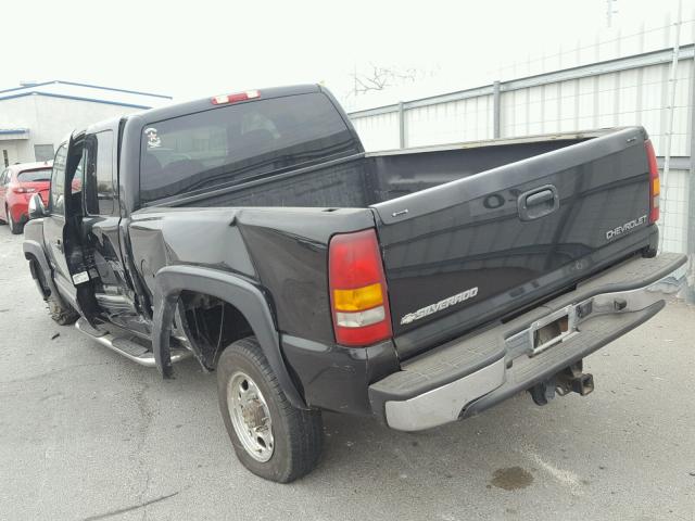 1GCHK29U62E305829 - 2002 CHEVROLET SILVERADO BLACK photo 3