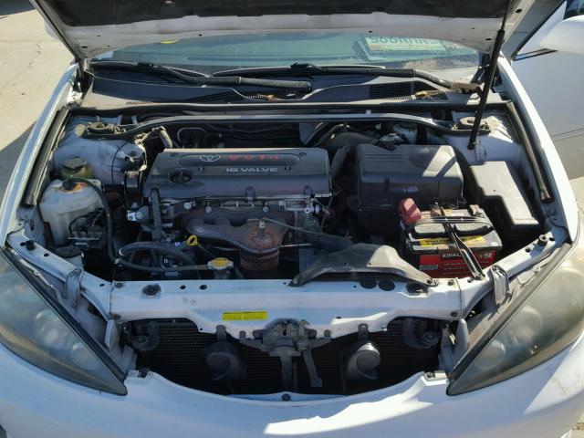 4T1BE30K35U557879 - 2005 TOYOTA CAMRY LE WHITE photo 7